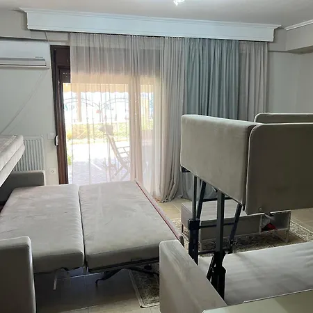 Metaxenia's House 101 *